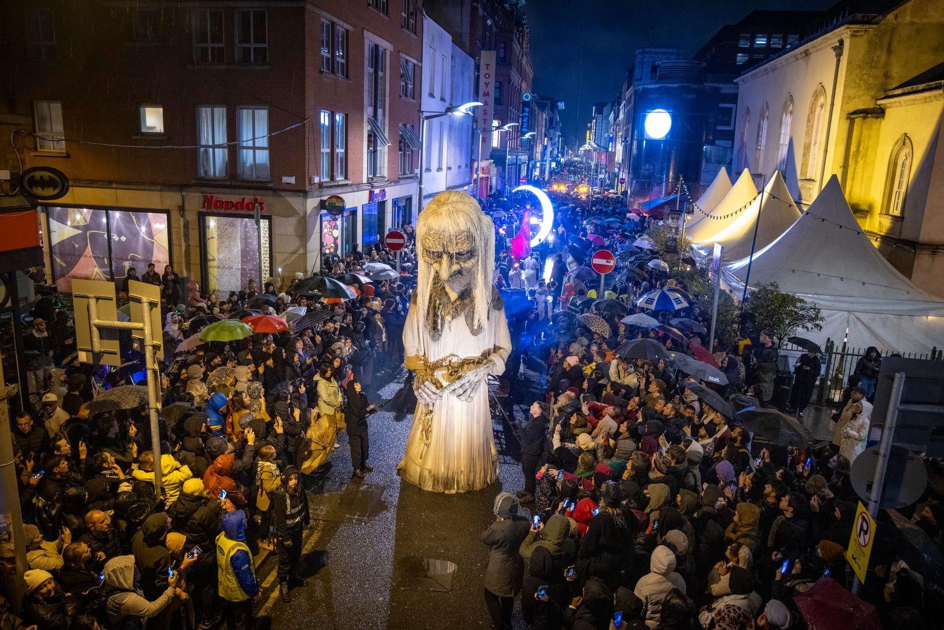 Discover the best things to do for Halloween in Dublin 2026, from the Bram Stoker Festival and haunted history to family-friendly activities, autumn walks, nightlife and Dublin’s most atmospheric attractions.